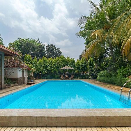 Reddoorz Plus Near Kemang Raya Джакарта Экстерьер фото