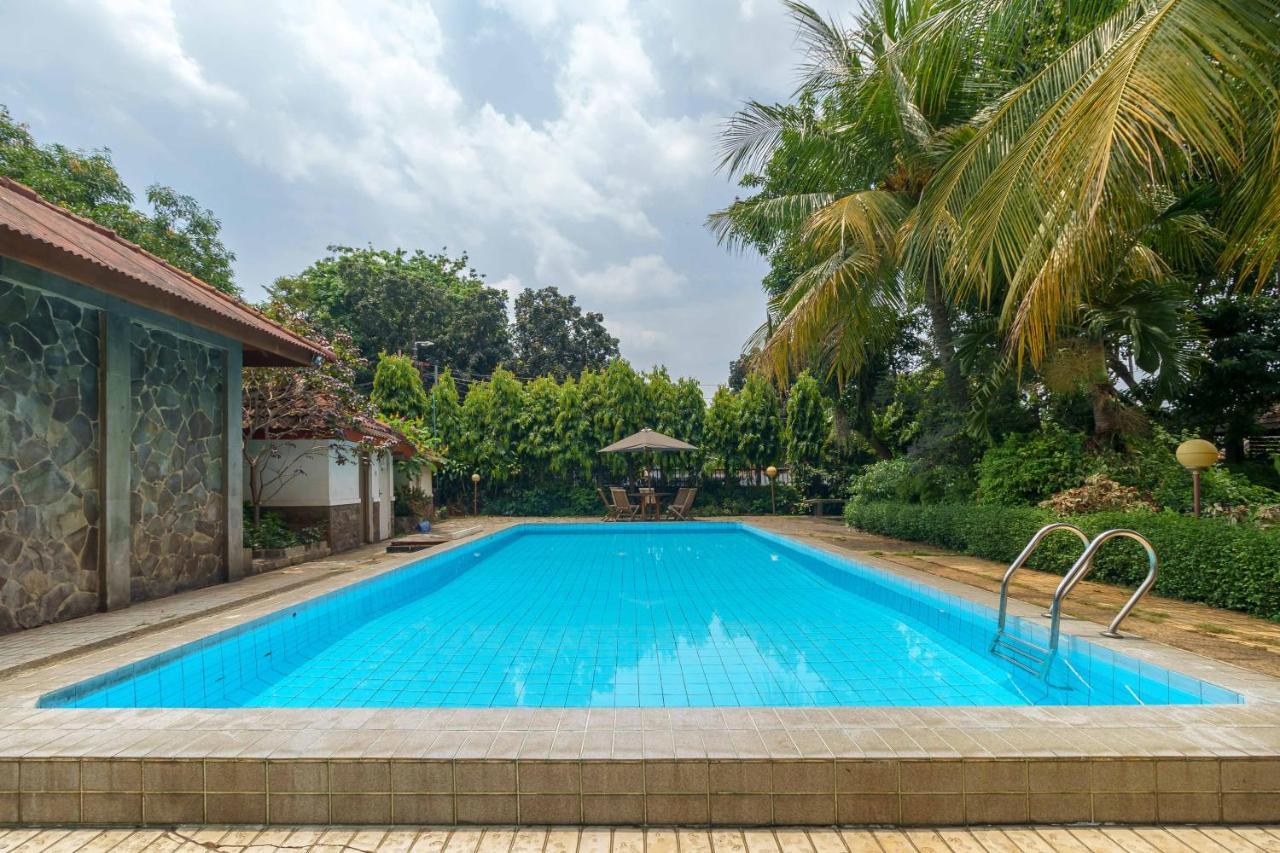 Reddoorz Plus Near Kemang Raya Джакарта Экстерьер фото