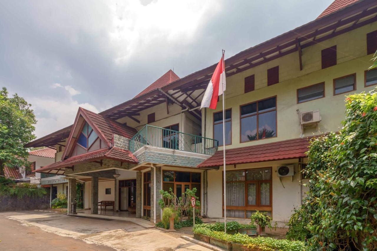 Reddoorz Plus Near Kemang Raya Джакарта Экстерьер фото
