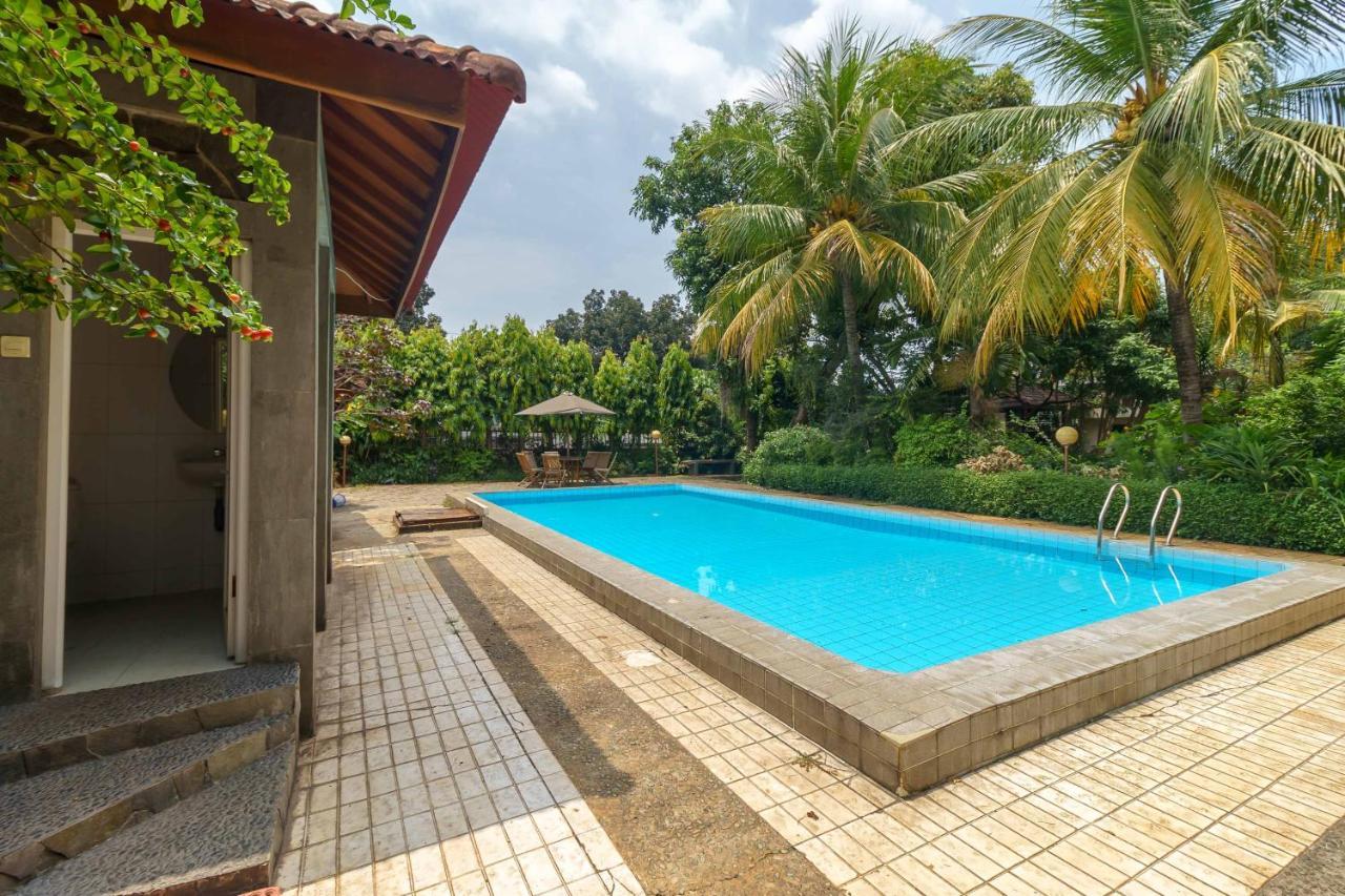 Reddoorz Plus Near Kemang Raya Джакарта Экстерьер фото