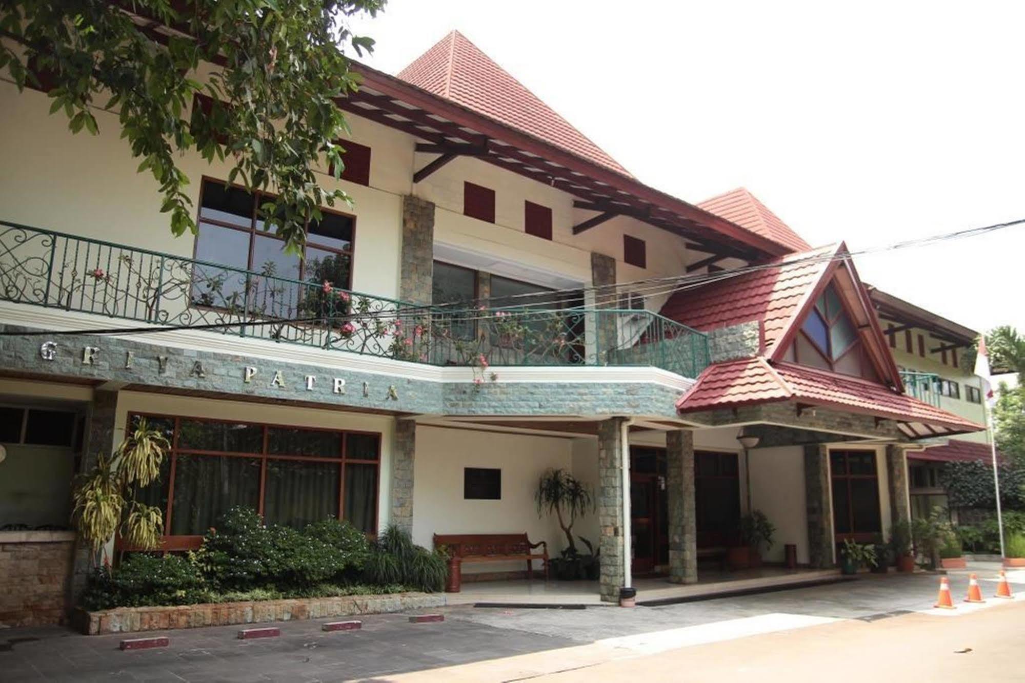 Reddoorz Plus Near Kemang Raya Джакарта Экстерьер фото